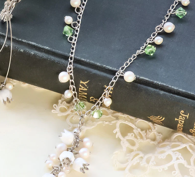 レシピNo.KR1169　チャームすずらんとクリスタルパールのネック＆イヤリング